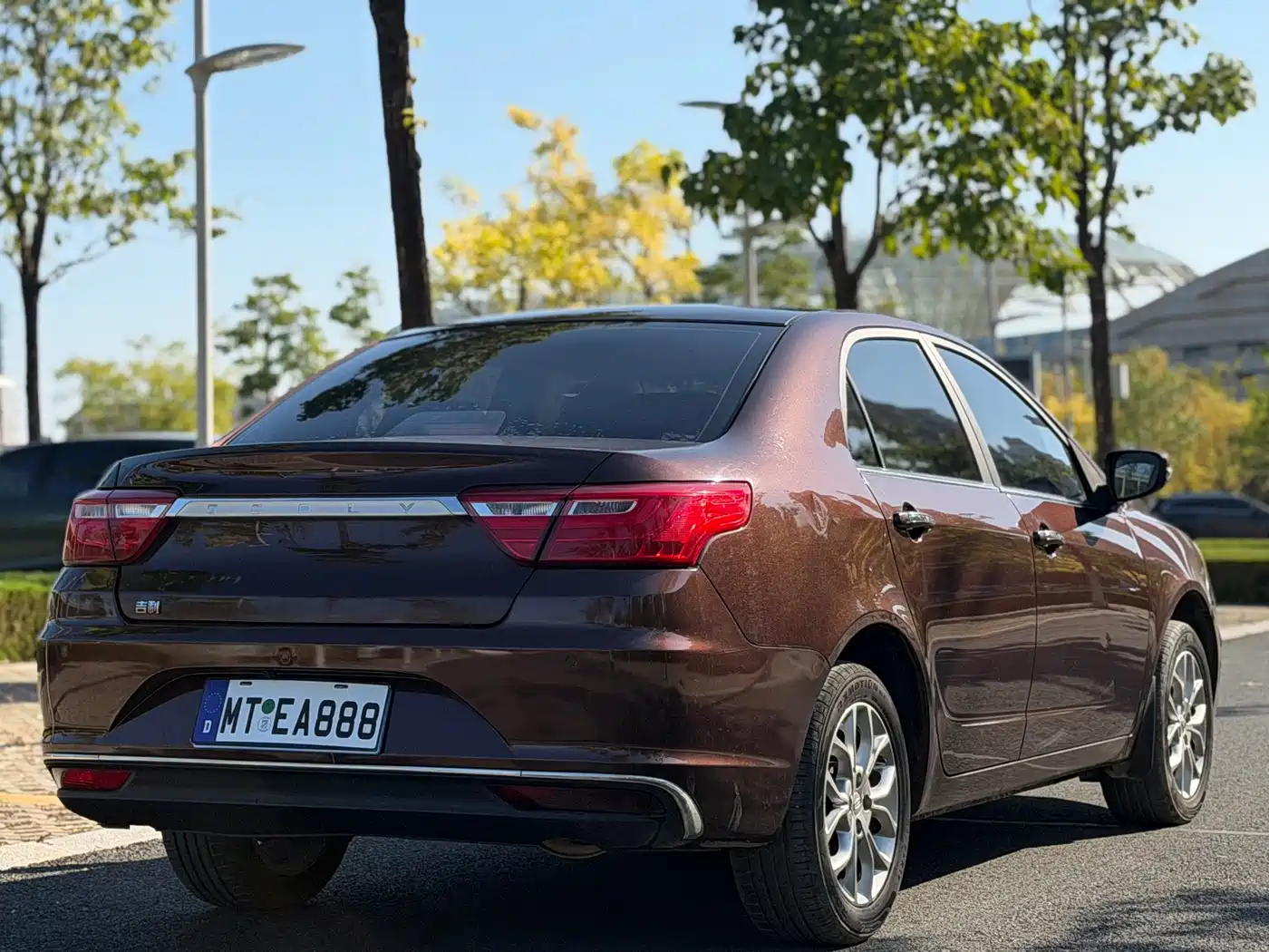 Фото 4 - Geely Vision