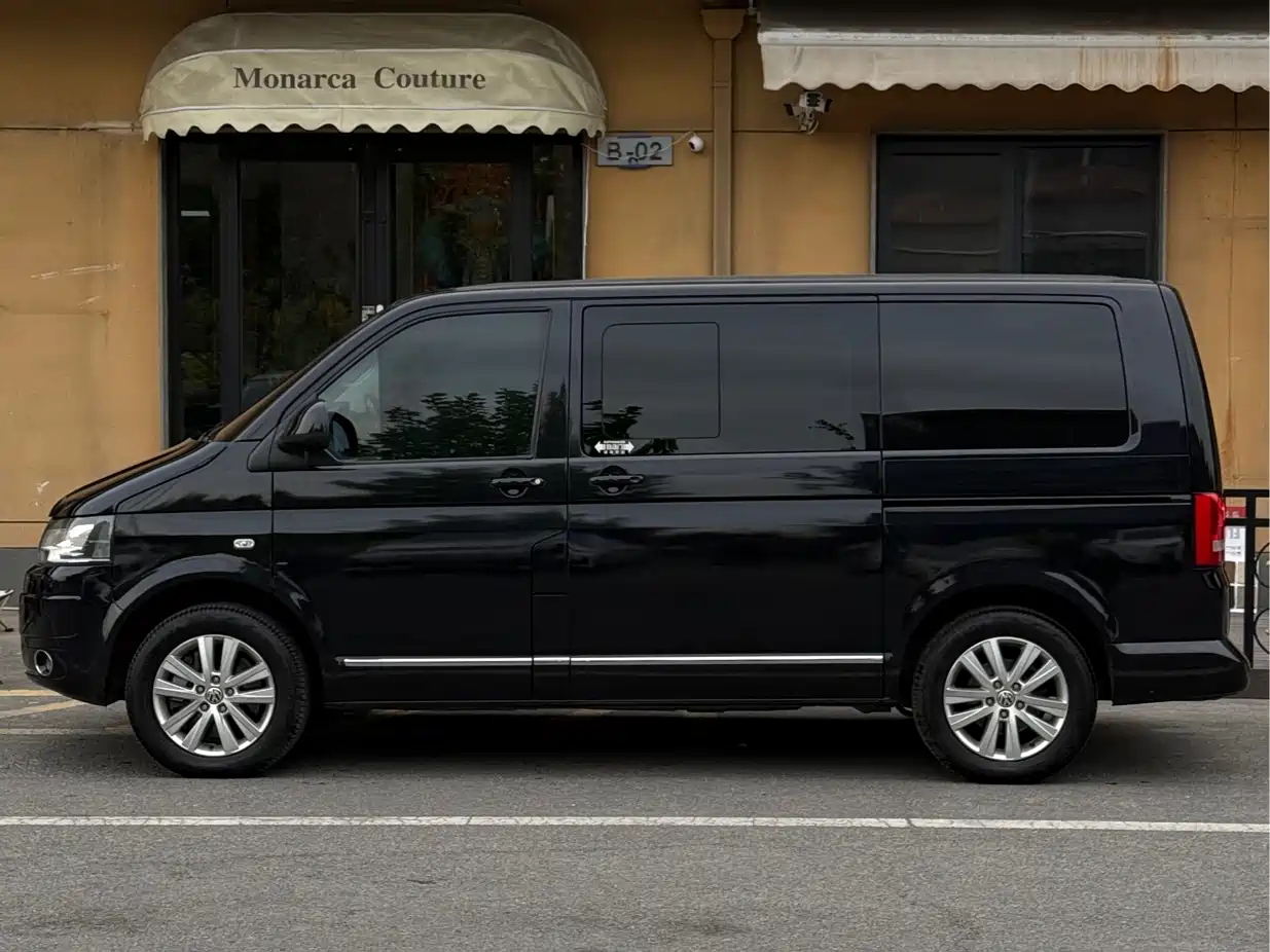 Volkswagen Multivan 2012 2.0TSI 2WD Luxury Edition фото 2