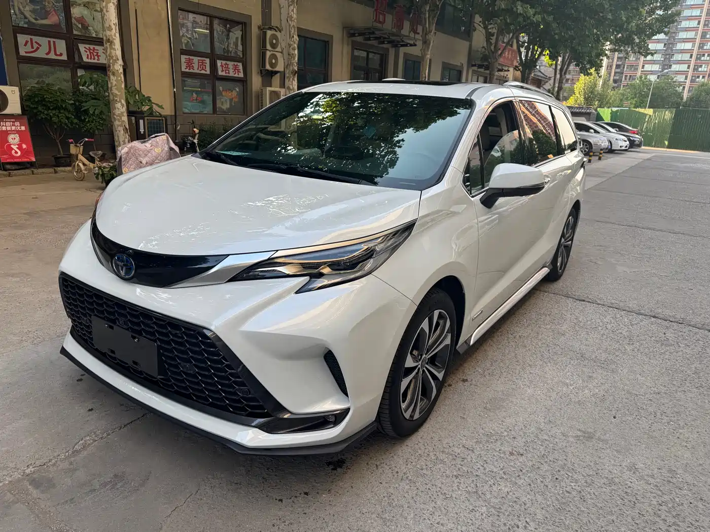 Toyota Granvia 2023 2.5L Hybrid Prestige PLUS Edition