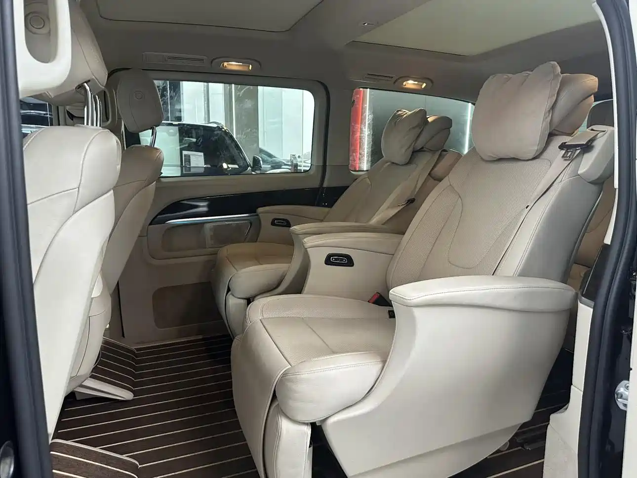 Mercedes-Benz V-Class 2020 V 260 Luxury Edition фото 9