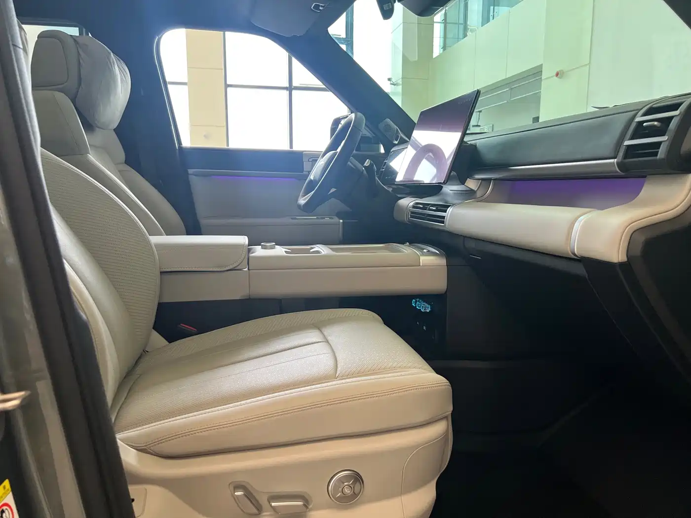 Fang Cheng Bao Titanium 7 2025 2025 AWD Base Model