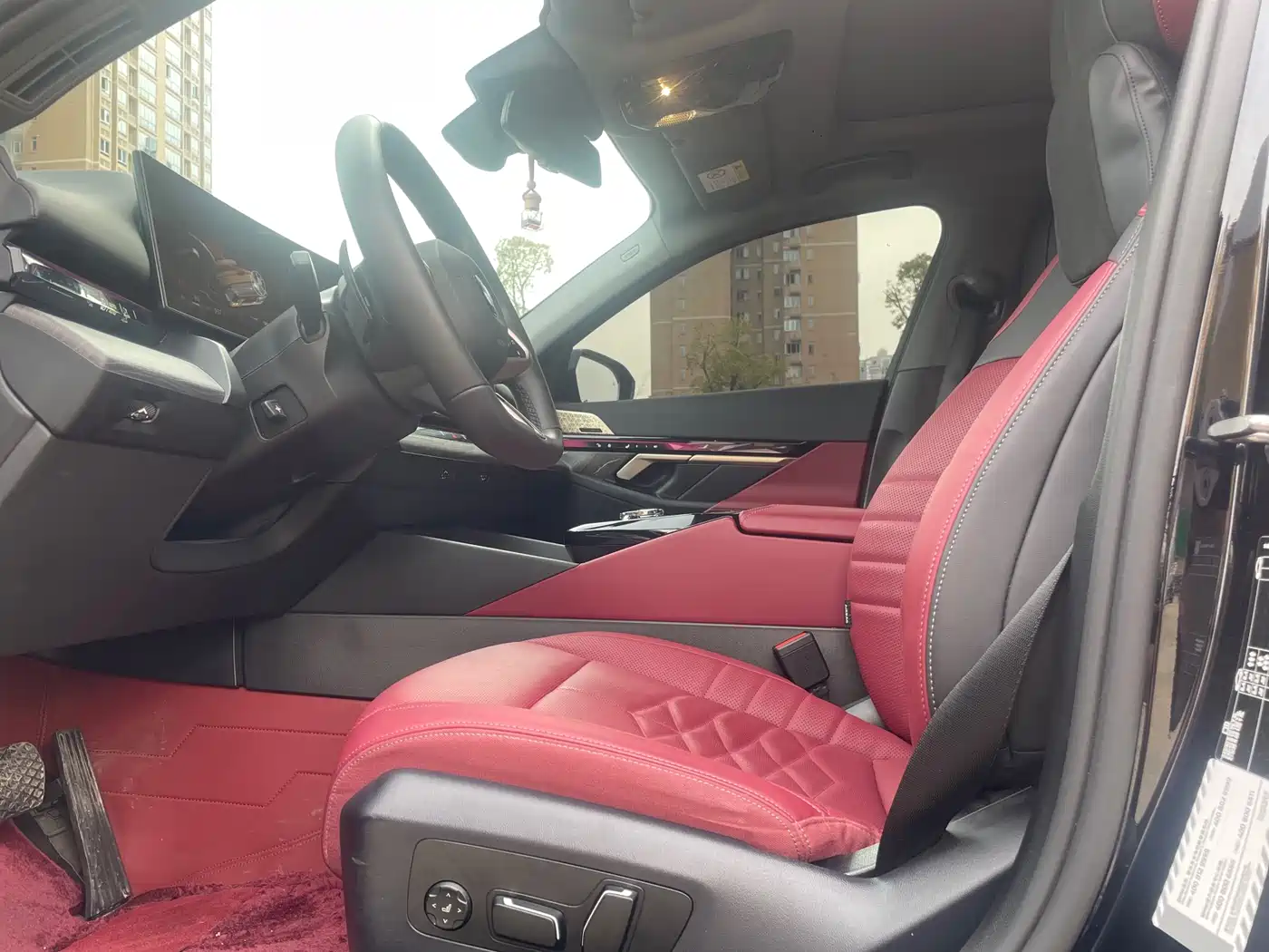 BMW 5 Series 2025 530Li Premium M Sport Package фото 4