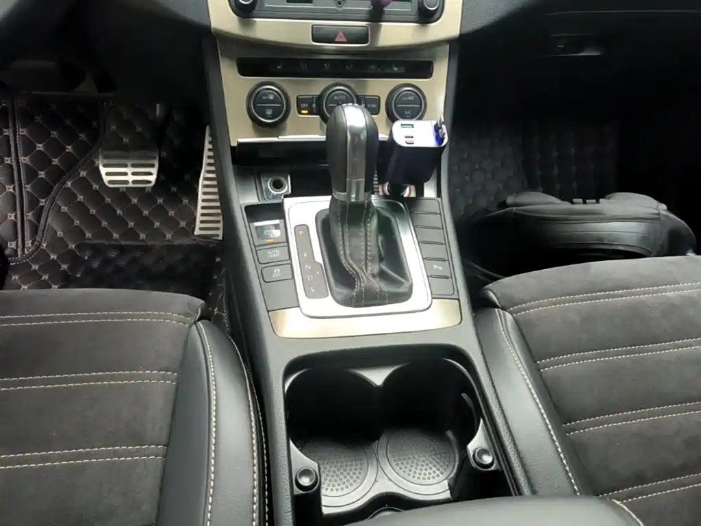 Volkswagen FAW-Volkswagen CC 2018 1.8TSI Premium фото 14