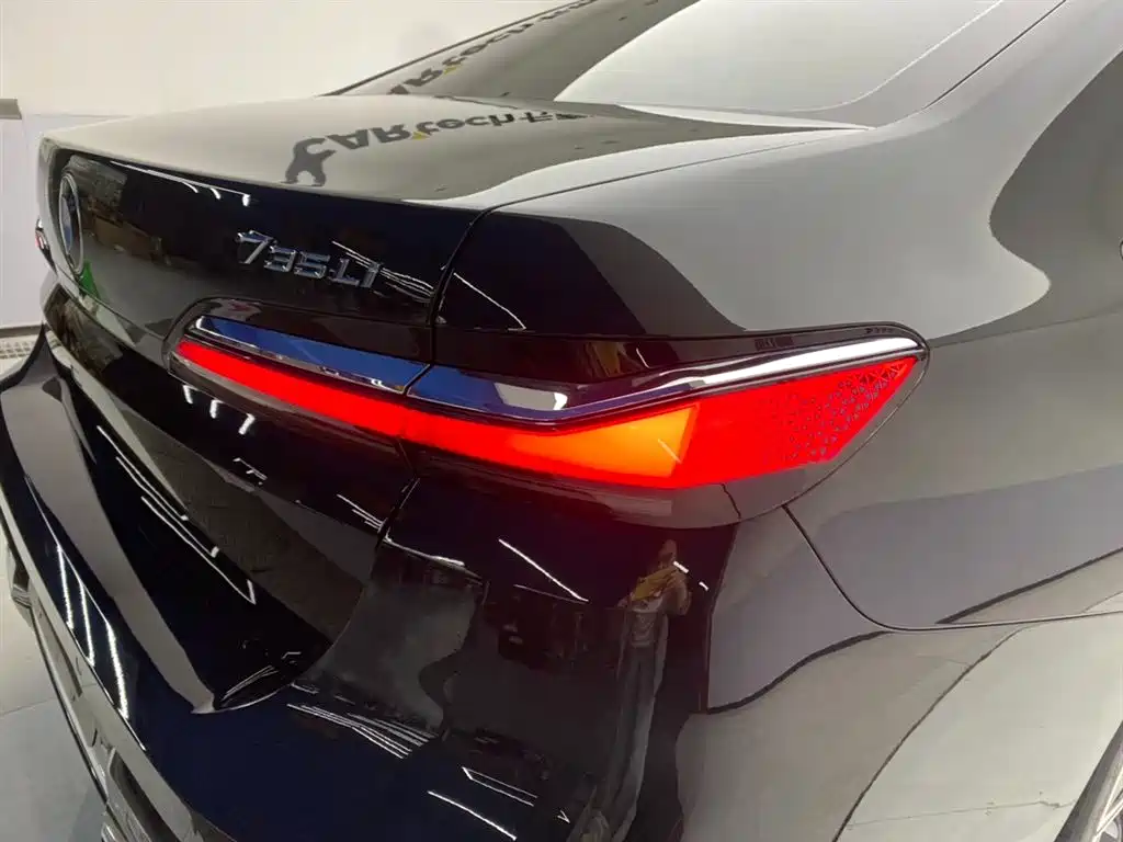 BMW 7-SERIES