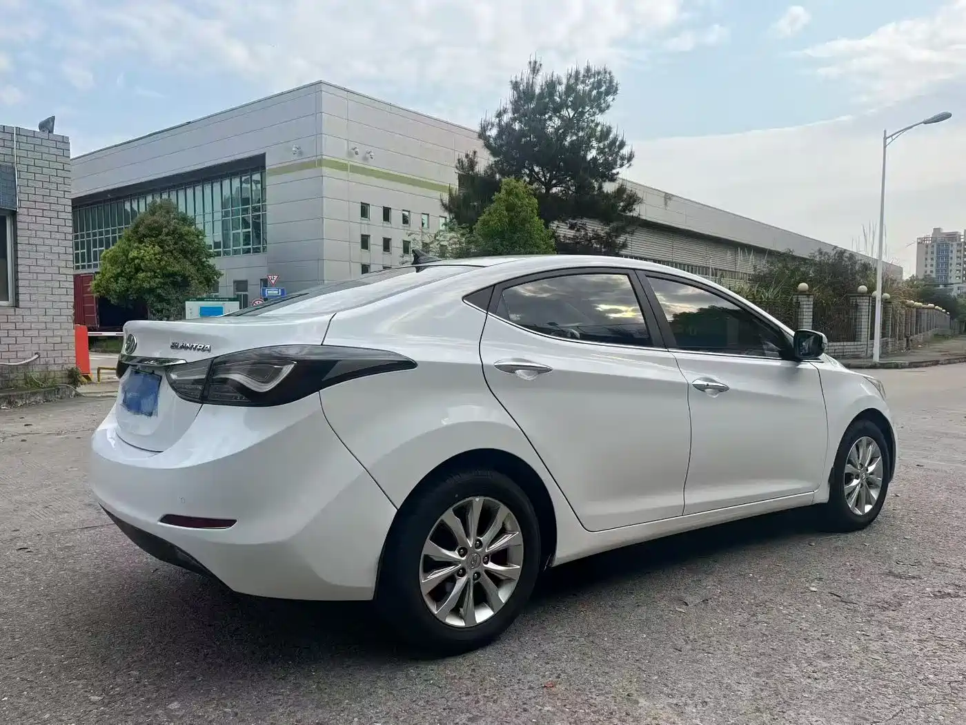 Hyundai Langdong 2016 1.6L Automatic Premium Edition фото 3