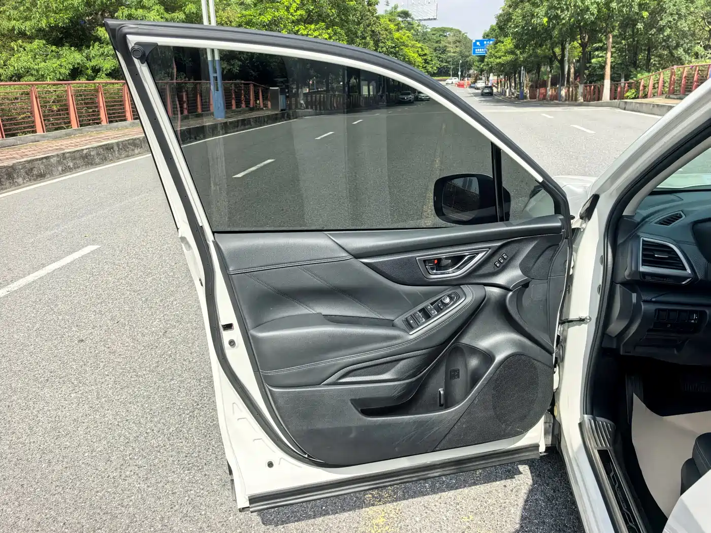 Subaru Forester 2021 2.0i Luxury Edition with EyeSight фото 4