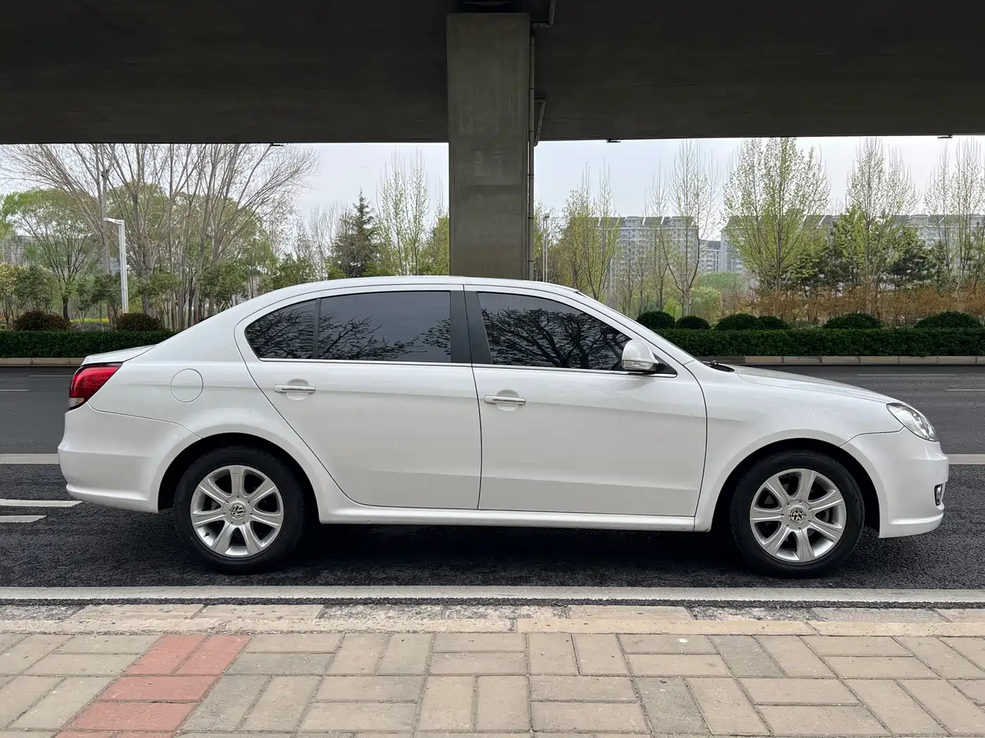 Volkswagen Lavida 2011 1.6L Automatic Pinya Edition фото 27