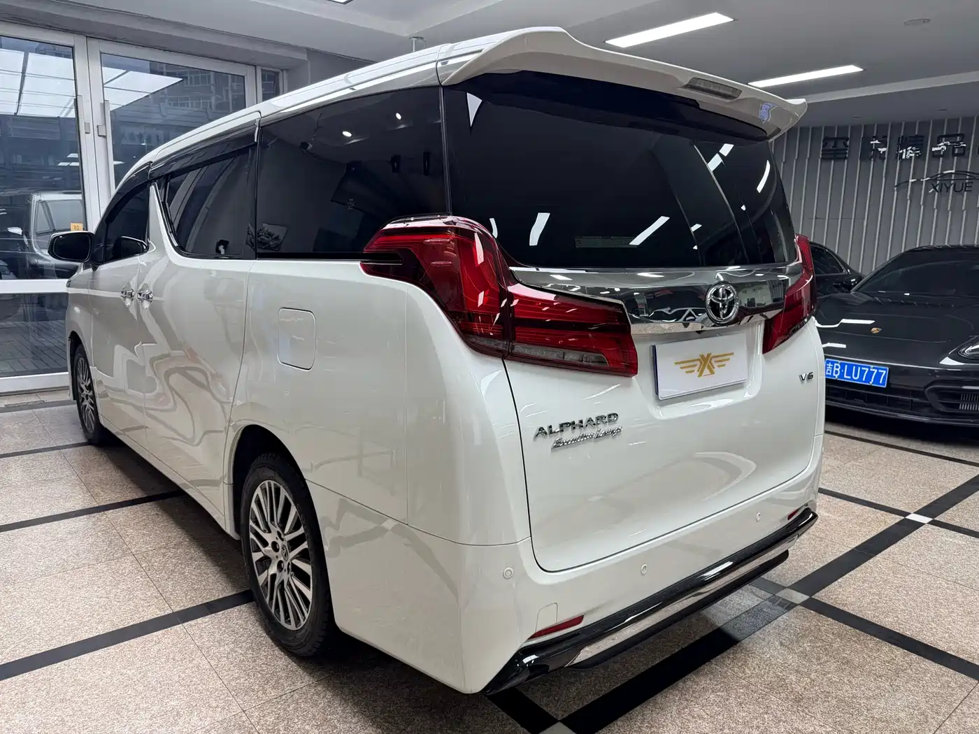 Toyota Alphard 2018 3.5L Premium фото 7