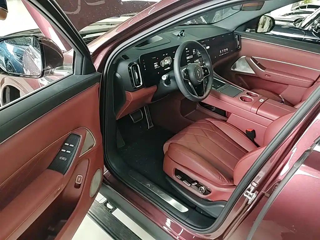 AITO Wenjie AITO M8 2025 Model Extended Range Ultra Edition 53.4kWh 5-Seater фото 16