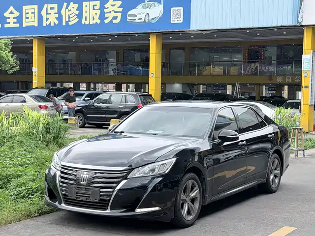  Toyota Crown 2015 2.0T Fashion