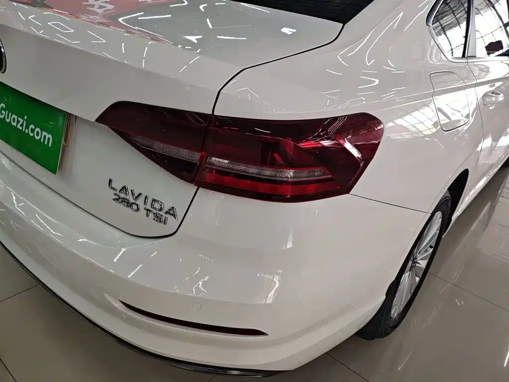 Volkswagen Lavida 2021 280TSI DSG Comfort Edition фото 24