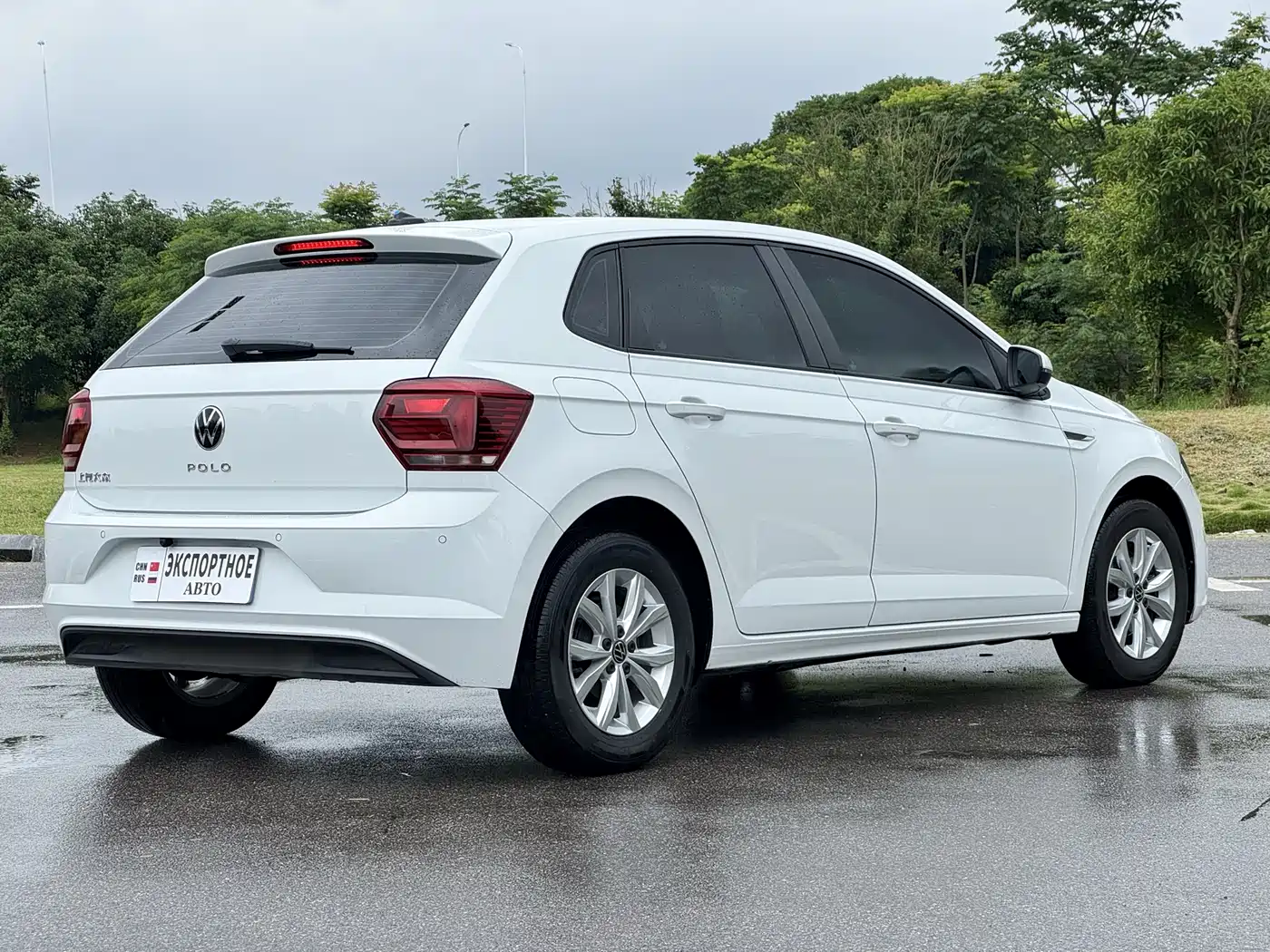 VOLKSWAGEN POLO