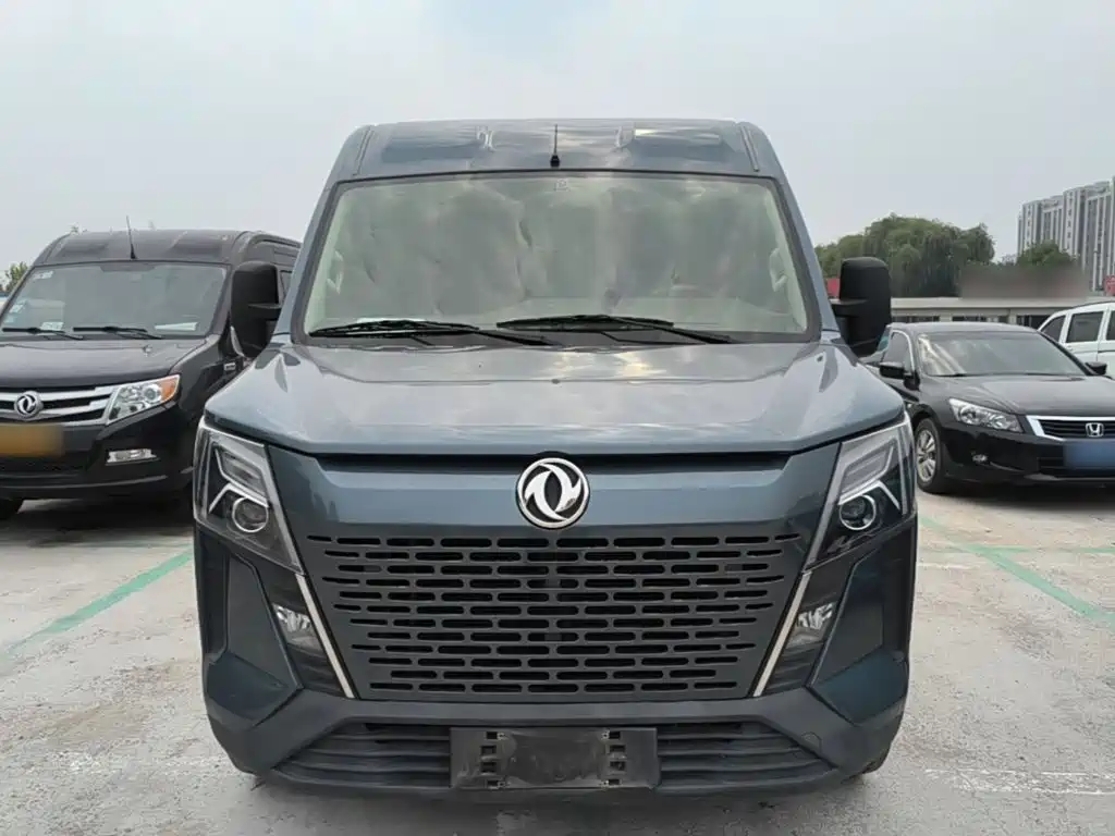 Dongfeng Yufeng Yufeng 2024 2023 V9+ 2.3T Manual FWD Van Short Wheelbase Medium Roof 3 Seater