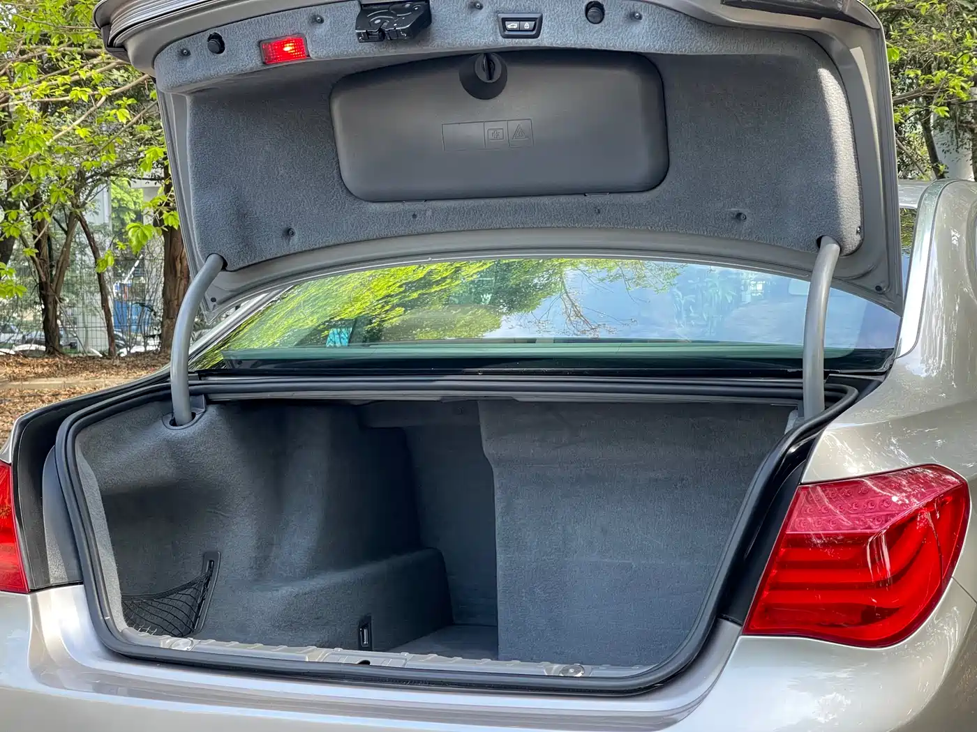 BMW 7 Series 2009 740Li Premium фото 27