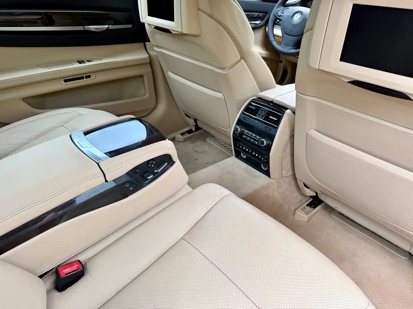 BMW 7 Series 2011 730Li Elegance фото 17