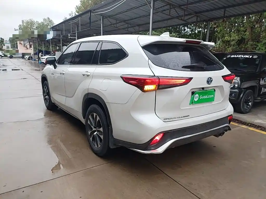 Фото 5 - Toyota Crown Kluger