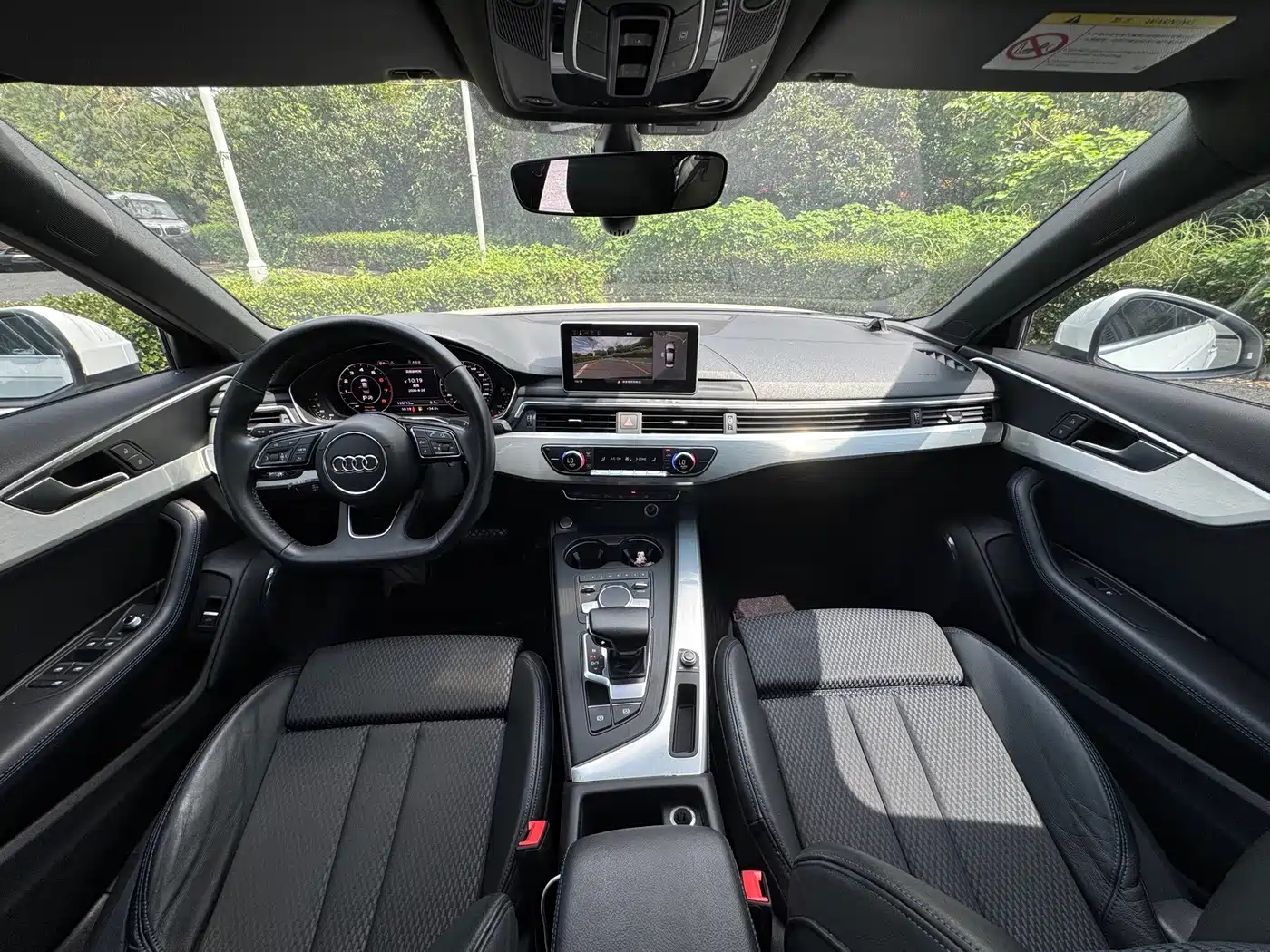 Фото 8 - Audi A4L