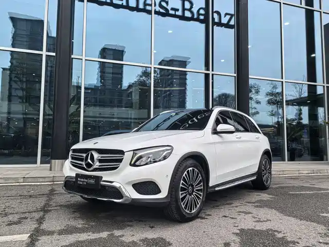 MERCEDES-BENZ GLC