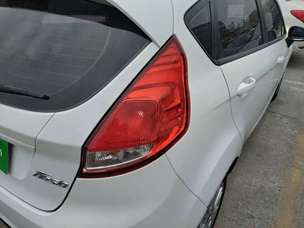 Ford Fiesta 2015 2013 Hatchback 1.5L Automatic Fashion