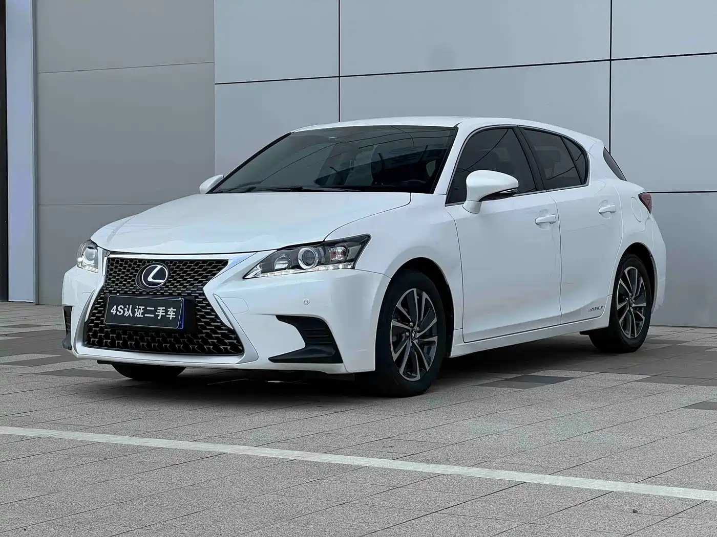 Lexus CT 2018 2017 CT200h Elite Edition Monochrome China V