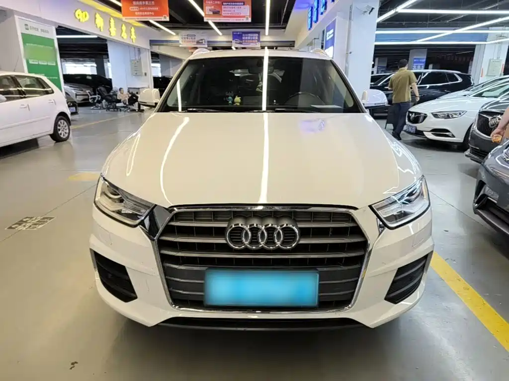 Photo 3 - Audi Q3