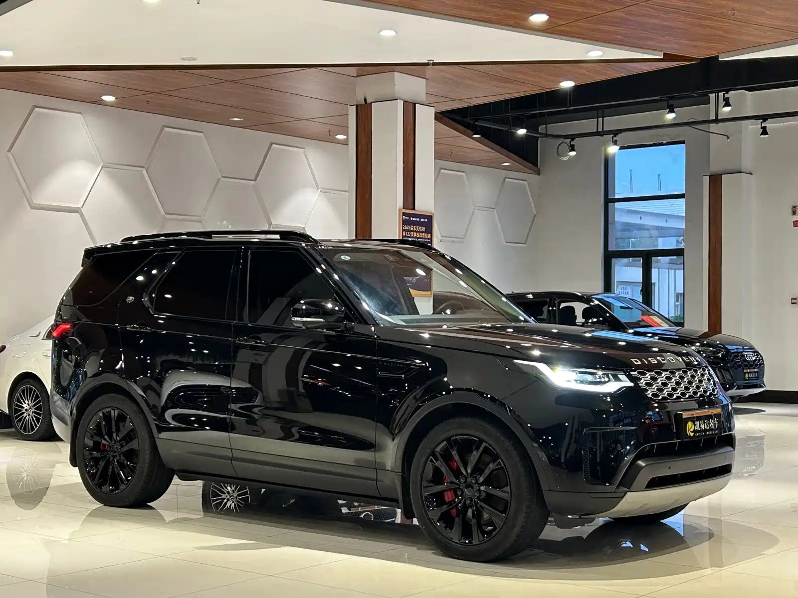 Фото 3 - Land Rover Discovery