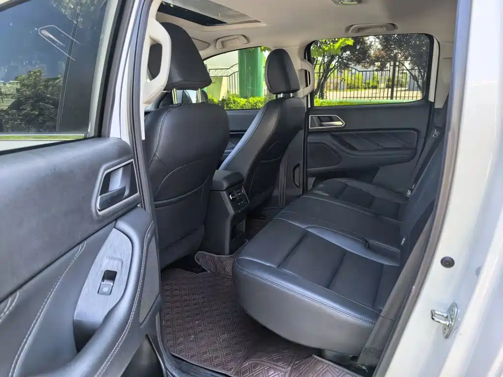 Great Wall Pao 2025 2024 Model 2.4T Passenger Version Automatic Diesel 4WD Comfort Type