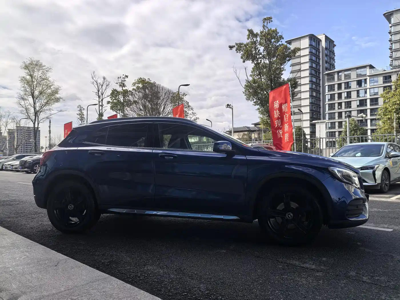 MERCEDES-BENZ GLA
