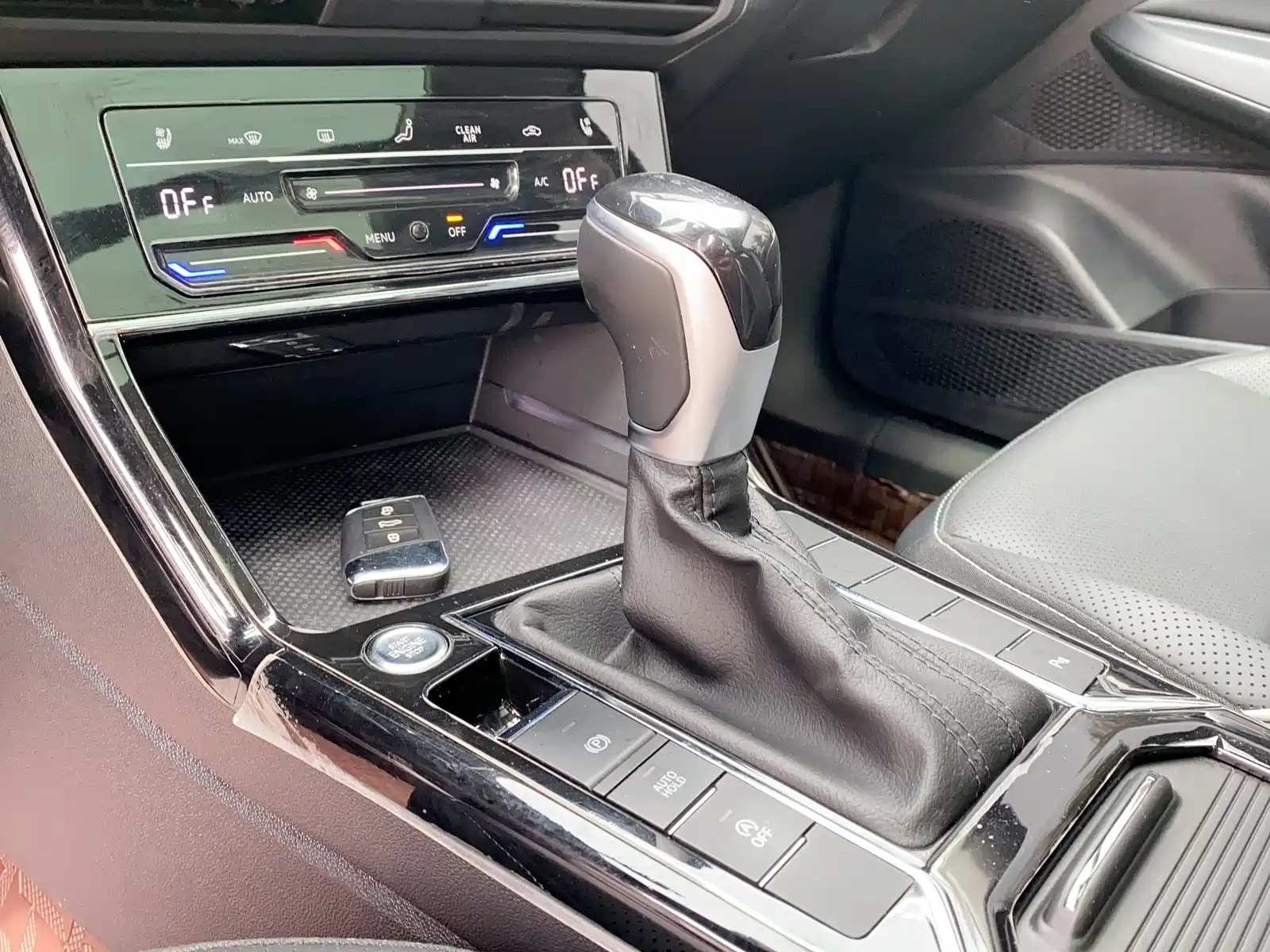 Фото 14 - Volkswagen Passat