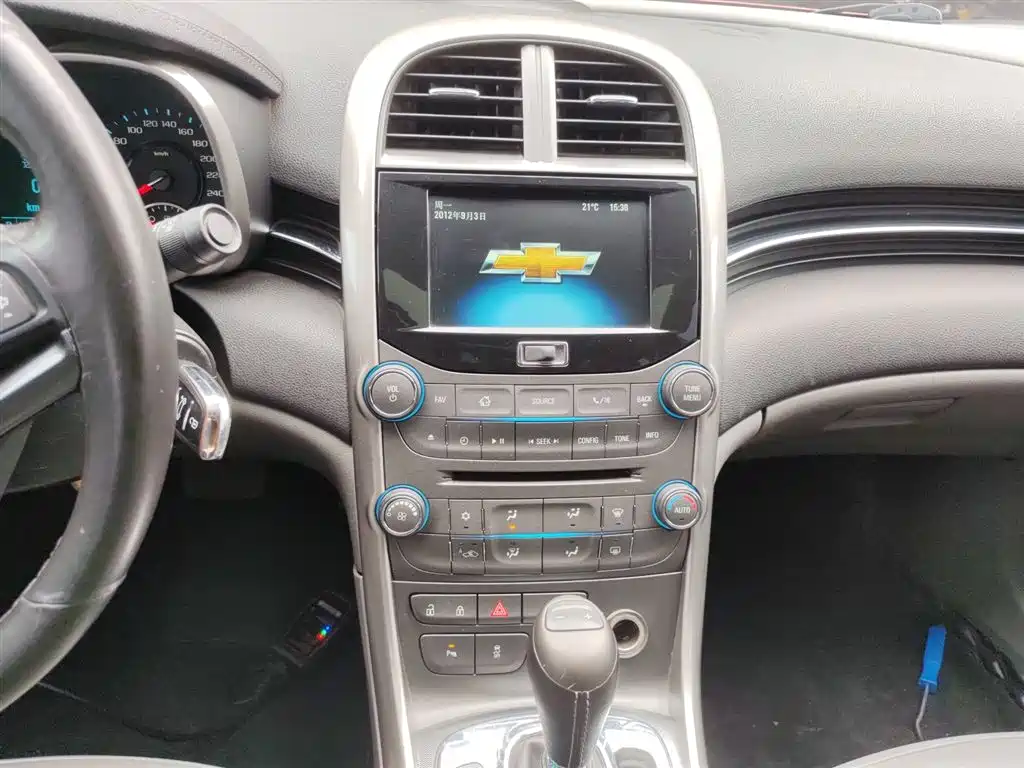Chevrolet Malibu 2014 2.0L Automatic Luxury фото 13
