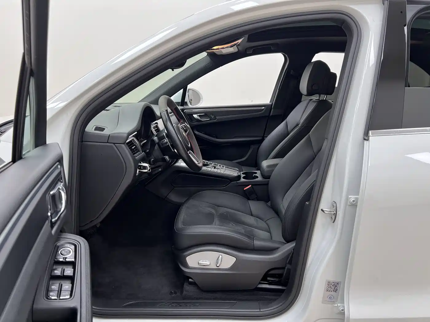 Porsche Macan 2017 Macan 2.0T фото 14