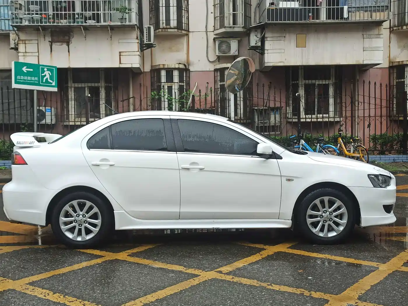 Mitsubishi Lancer EX 2013 ZhiShang Edition 1.8L CVT Luxury фото 12