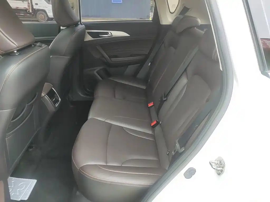 Changan CS35 PLUS 2018 2018 1.6L Manual Cool Connect China V