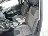 Фото 8 - Ford Kuga