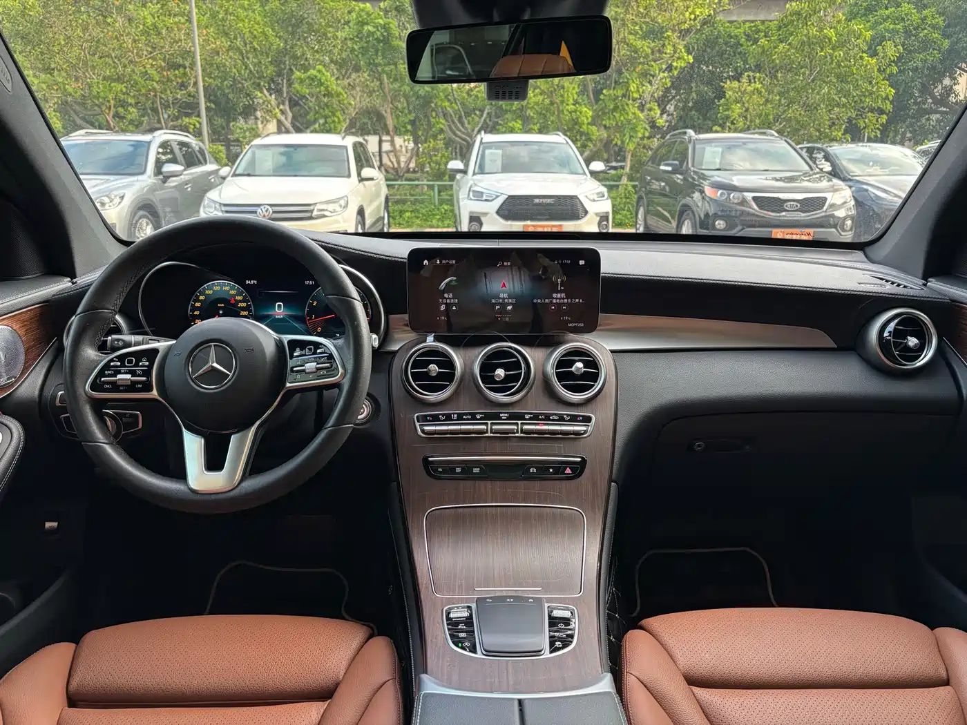 Mercedes-Benz GLC 2020 Facelift GLC 300 L 4MATIC Luxury фото 14