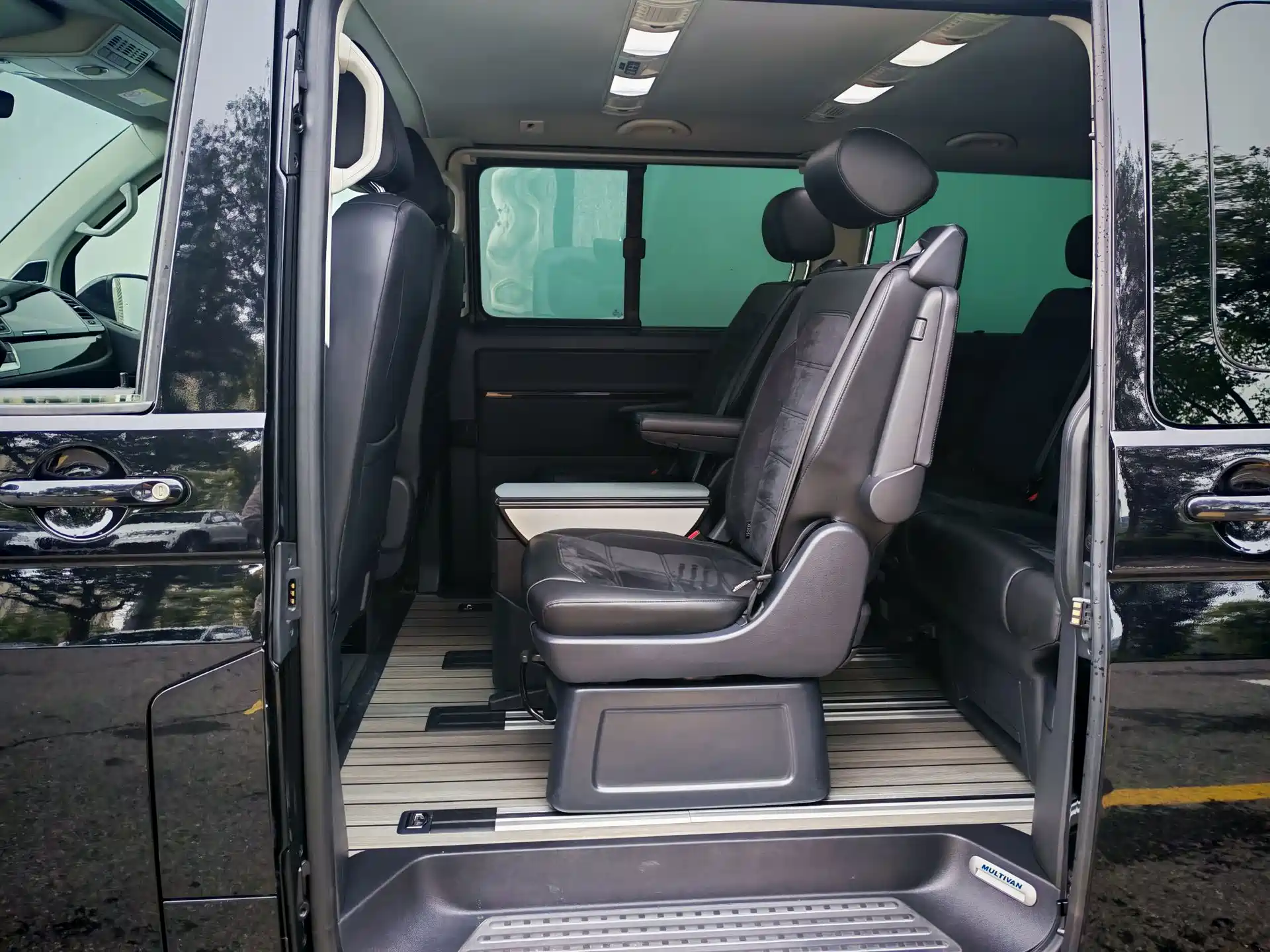 Фото 8 - Volkswagen Multivan