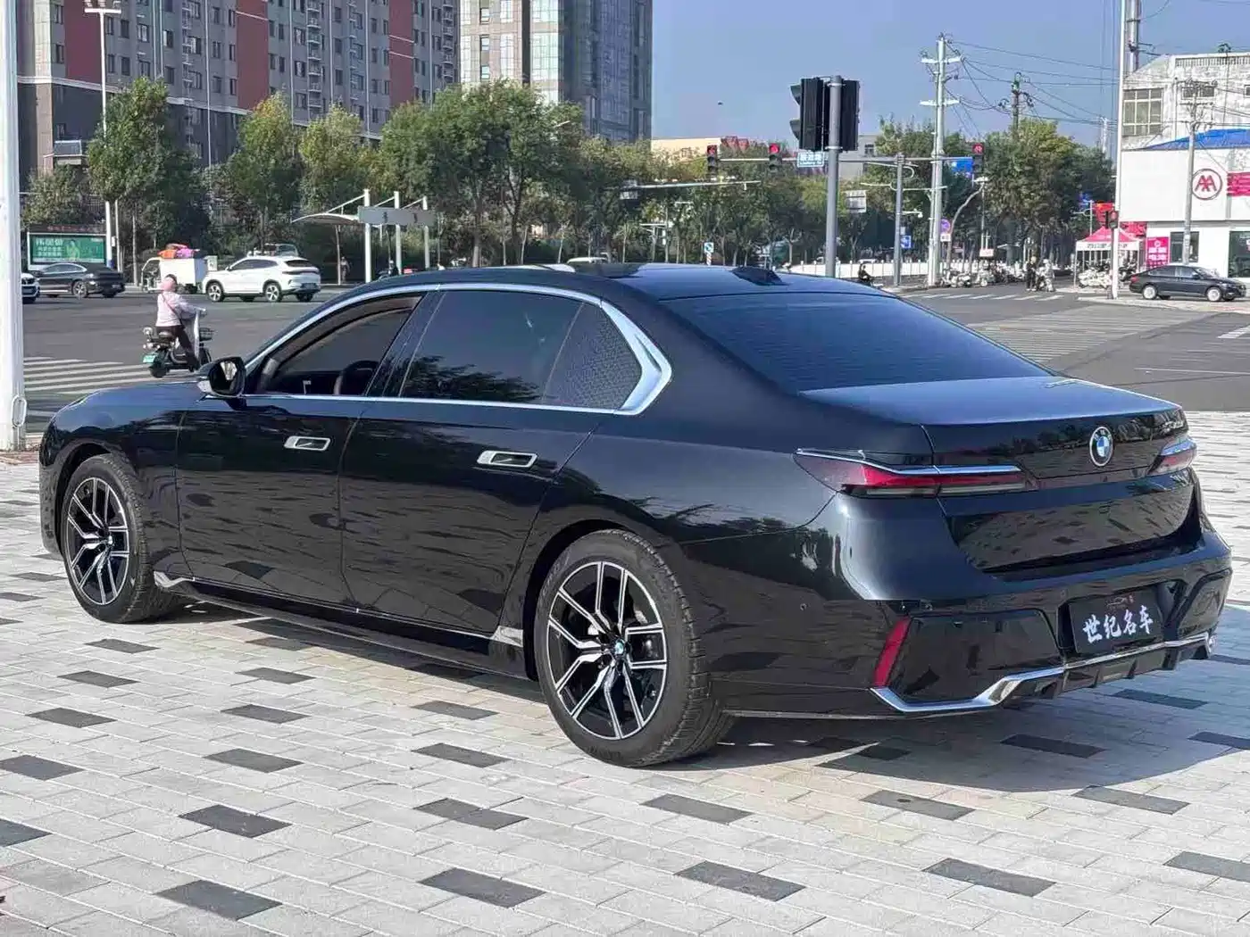Photo 9 - BMW 7 Series