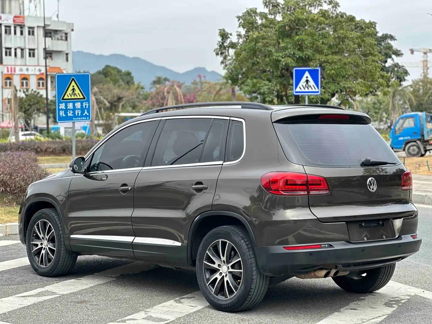 Volkswagen Tiguan 2015 1.8TSI Automatic 2WD Trendline фото 13
