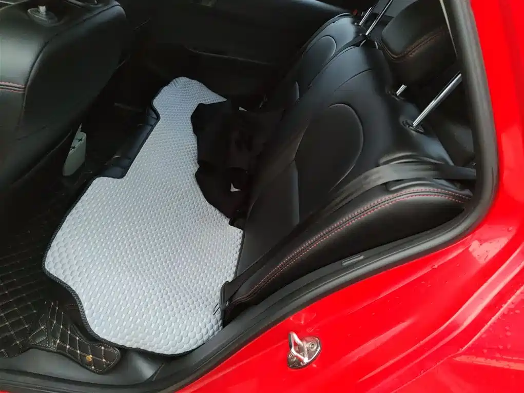 Škoda Fabia 2016 1.4L Automatic Car Enjoy Edition фото 17