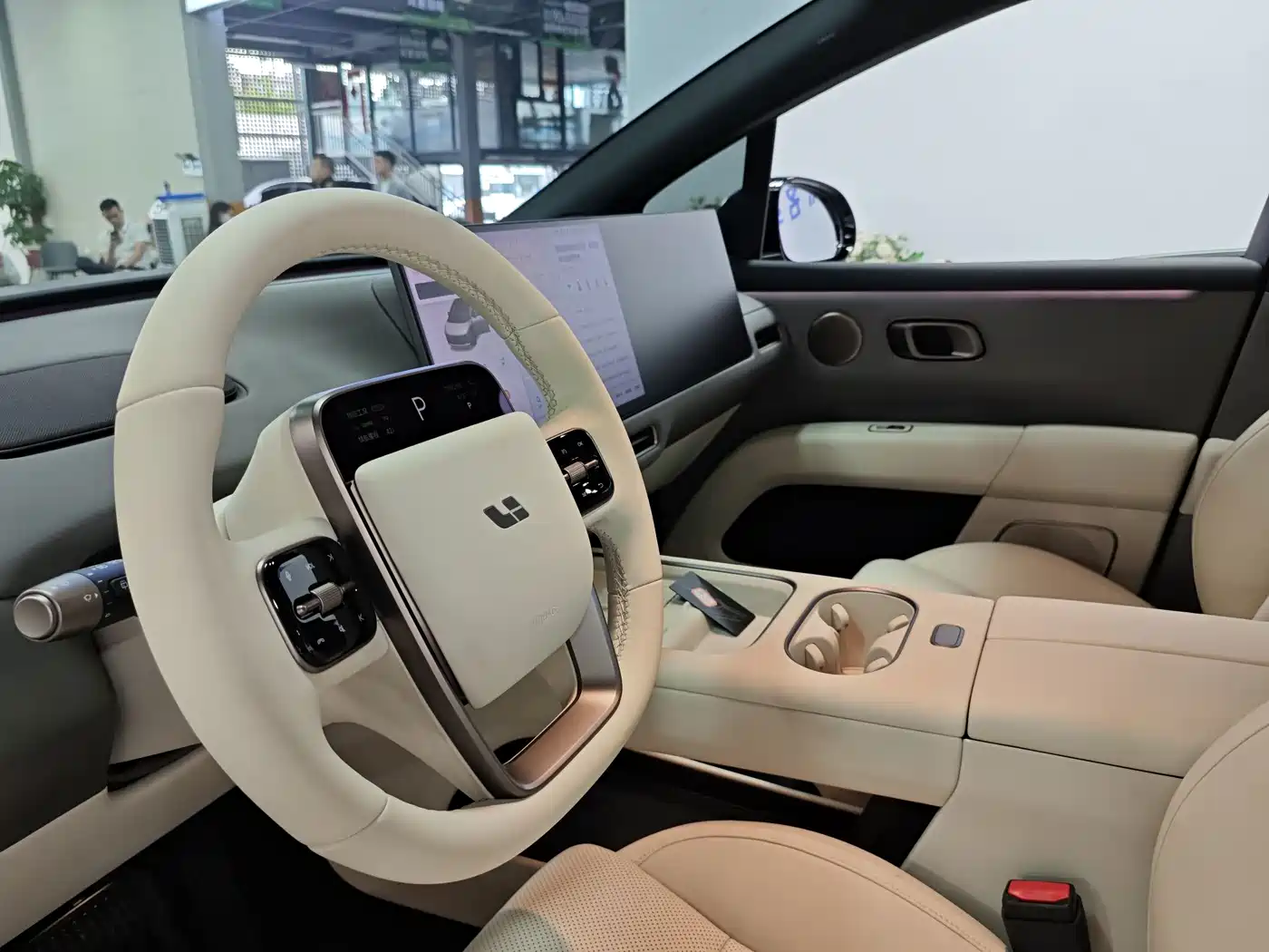 Li Auto i6 2026 2025 4WD Base Model
