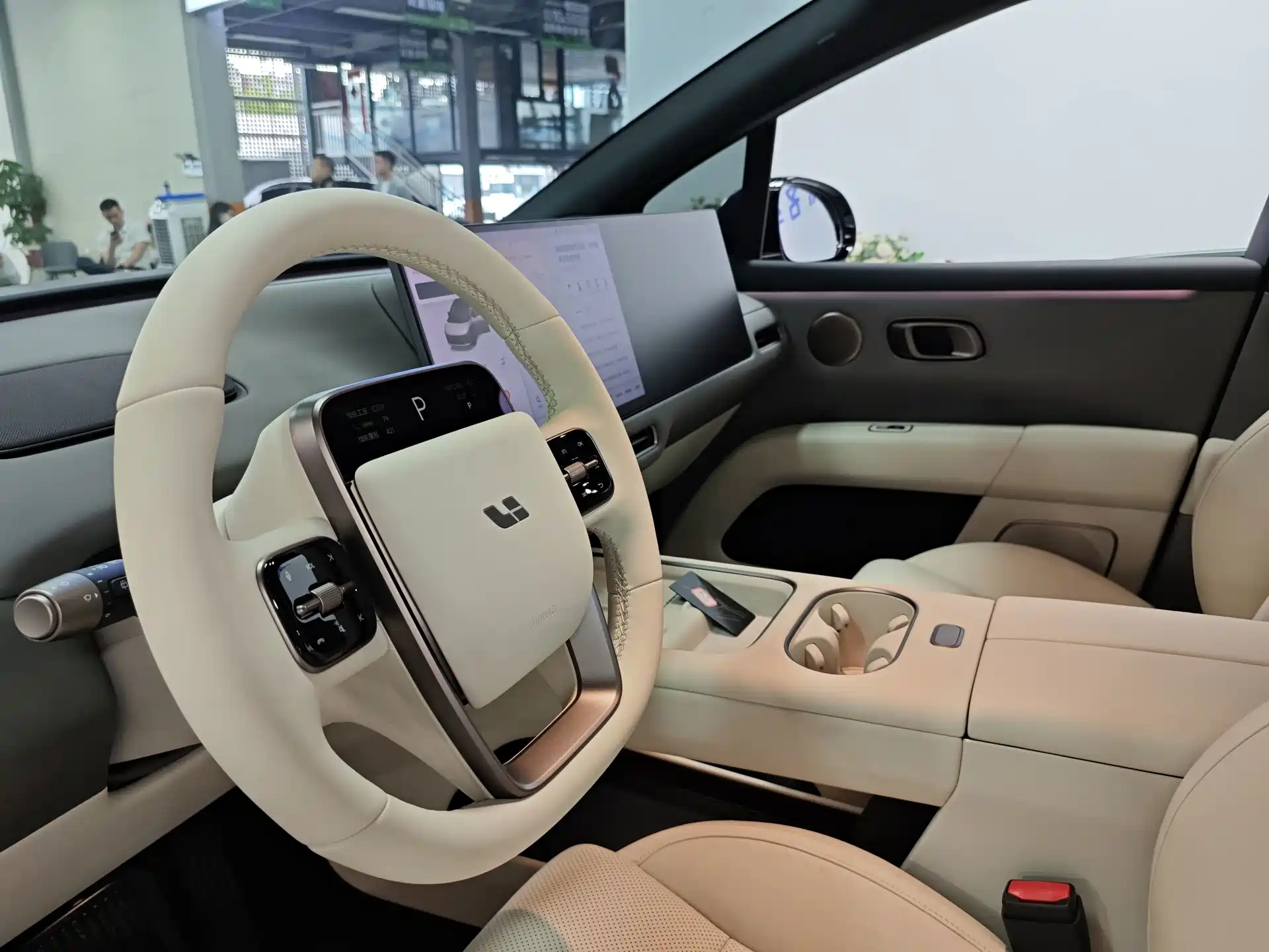 Фото 6 - Li Auto i6