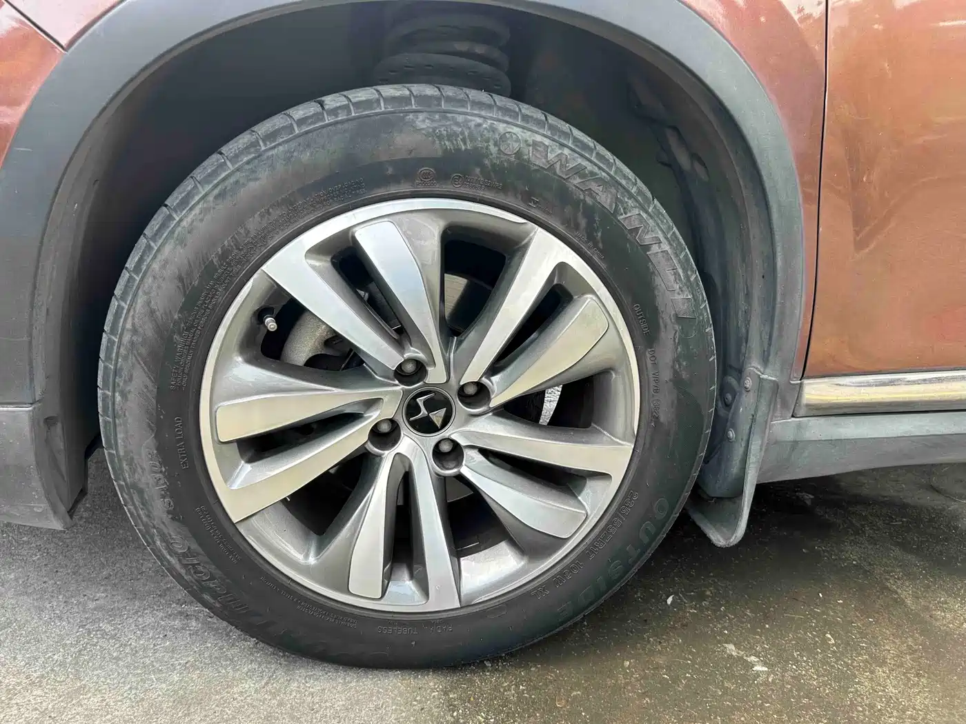 DS 6 2015 2014 1.6T Luxury Edition THP160