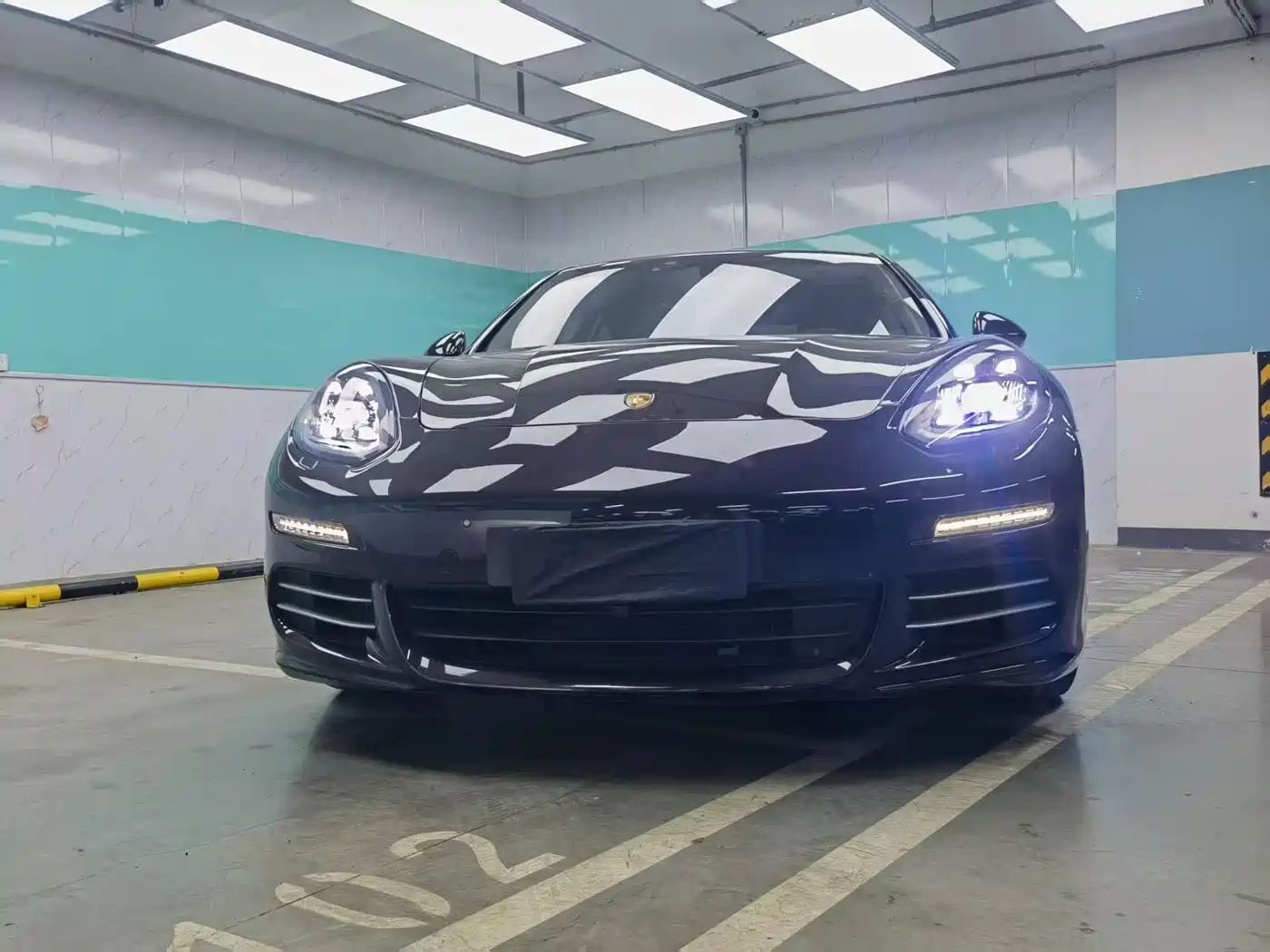 Porsche Panamera 2014 Panamera 4 3.0T фото 3