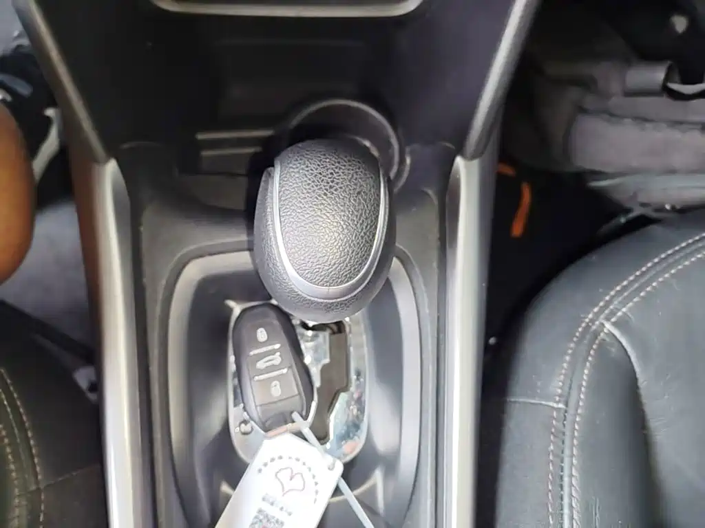 Peugeot 2008 2016 2014 1.6L Automatic Navigation Edition
