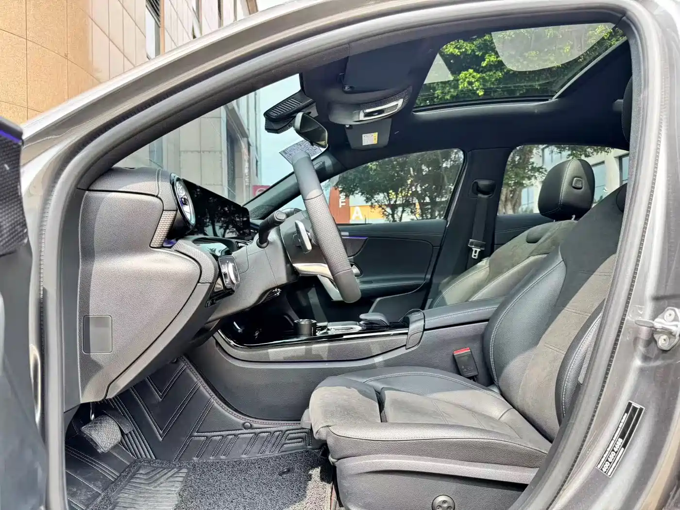 Mercedes-Benz A-Class 2022 Facelift III A 200 L Sport Sedan Fashion фото 7