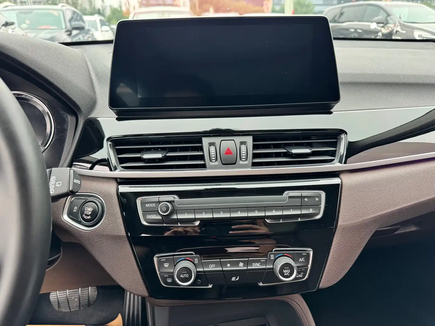 BMW X1 2022 sDrive25Li Leading фото 9