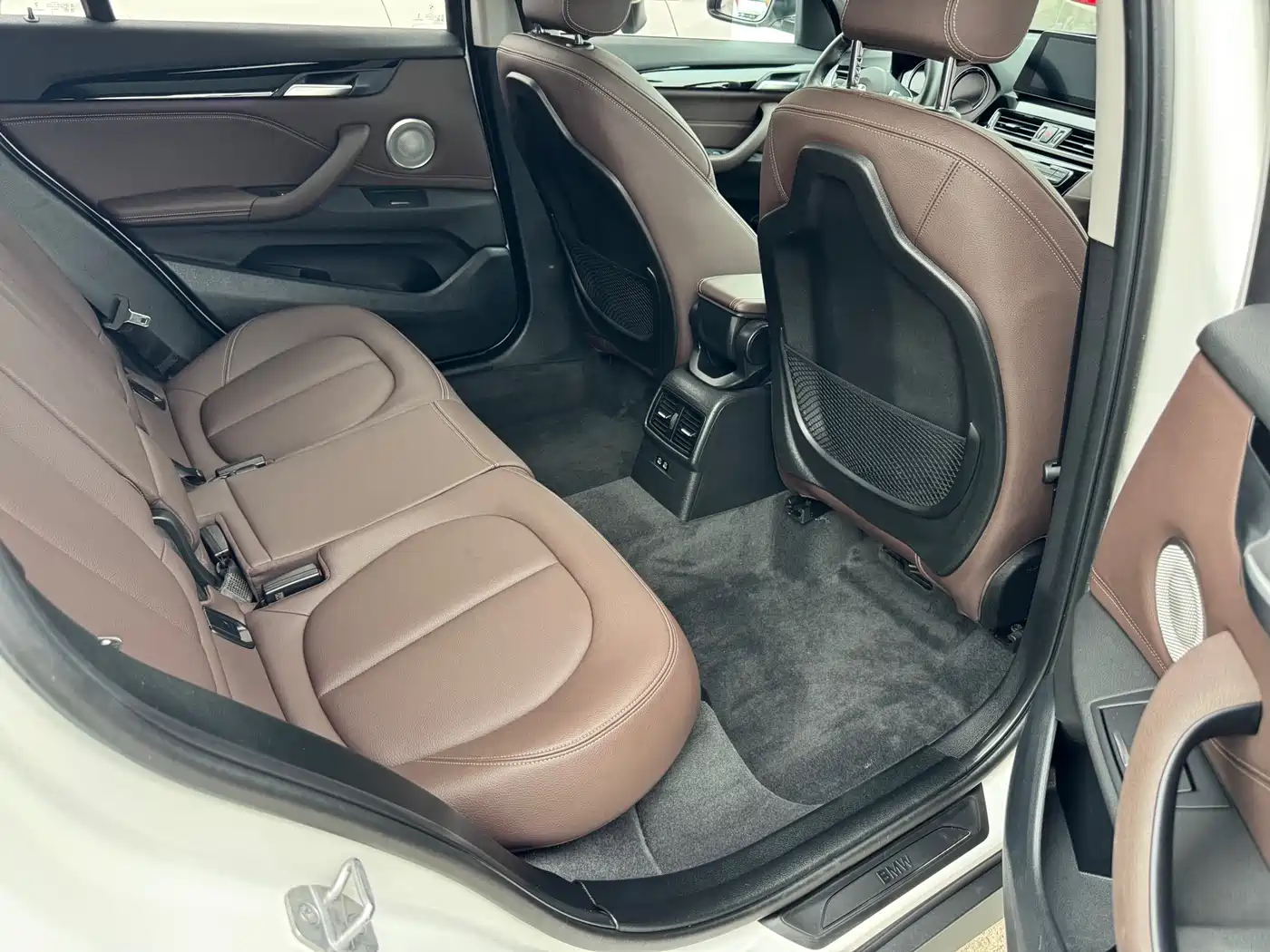 BMW X1 2022 sDrive25Li Leading фото 13