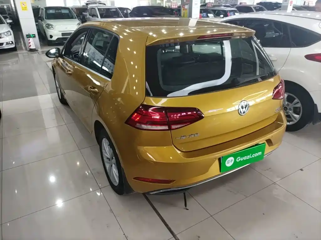 Фото 5 - Volkswagen Golf