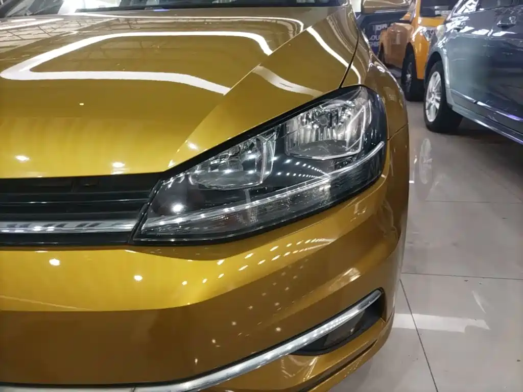 Фото 24 - Volkswagen Golf