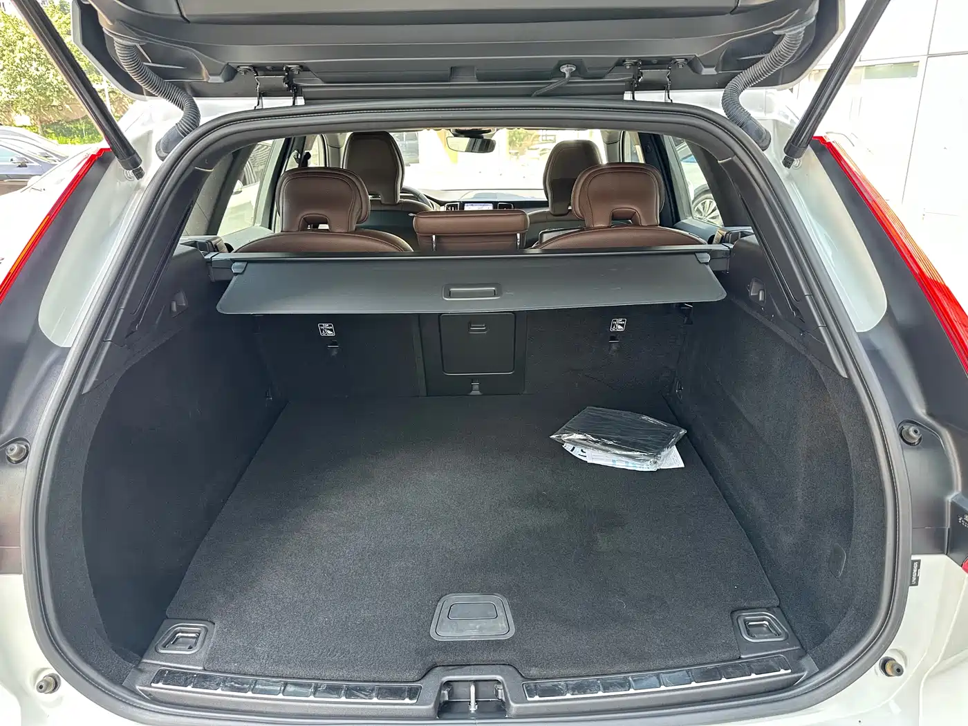 VOLVO XC60 PLUG-IN HYBRID